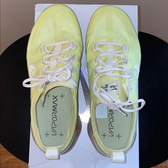 Women’s Nike Air Vapormax 2019 SE - Picture 2 of 6